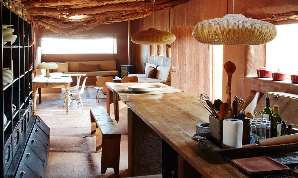 cocina-refugio-en-el-desierto-1000x600